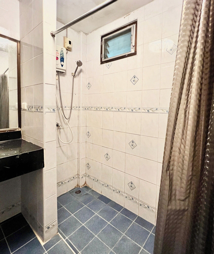 Bathroom 20