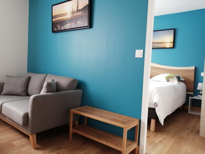 Bedroom 1, Hotel Le Poulmic, Finistère