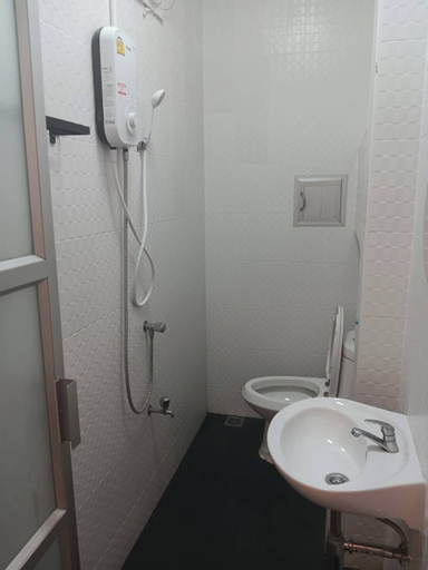 Bathroom 5, The Character Yaowarat, Samphantawong