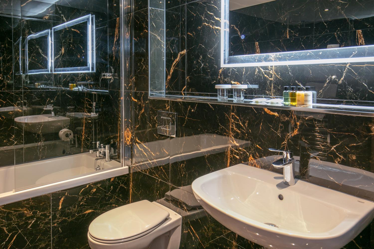 Bathroom 4, Best Western Hotel 99, Blackburn with Darwen