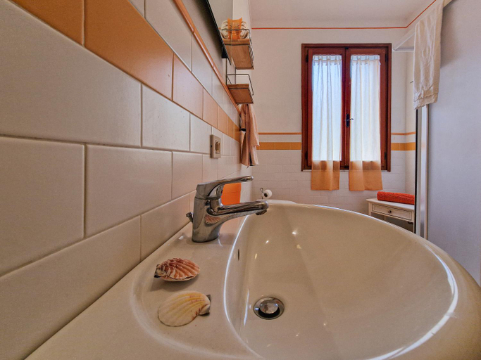 Bathroom 2, Villa Mirella Trilocale, Livorno