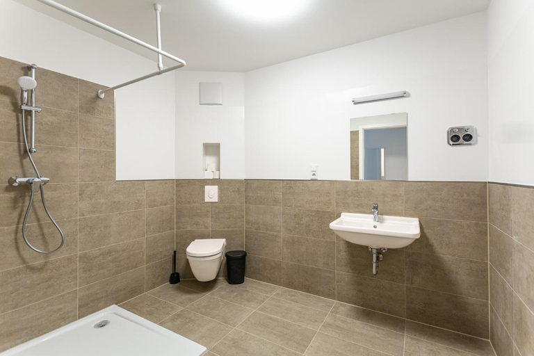 Others 2, T&K Apartments - Bergisch Gladbach - 4 Comfortable Apartments - 18 min to Fair Messe Cologne, Rheinisch-Bergischer Kreis