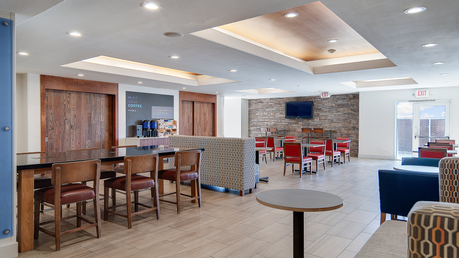 Food & Drinks 5, Holiday Inn Express & Suites Dinuba West, Tulare