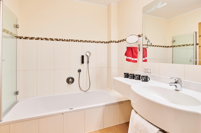 Bathroom 2, Berggasthof Platzlalm, Schwaz