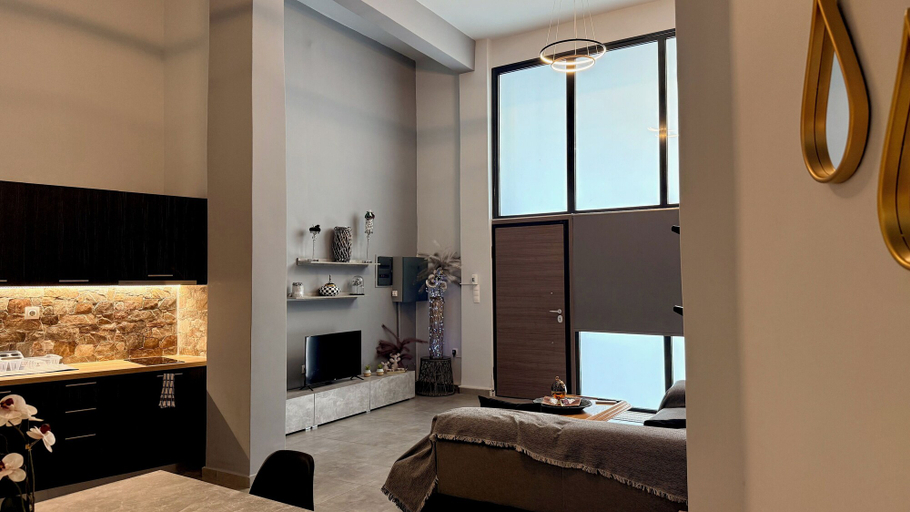Others 5, Thissio Luxury Apartment, Attica