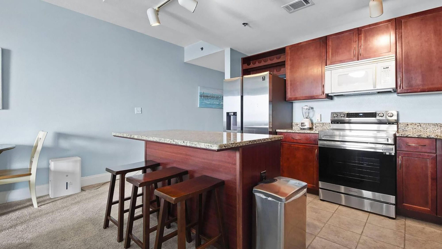 Others 3, Laketown Wharf 1523, Bay
