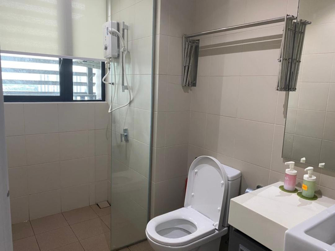 Bathroom 4, Mama D’Palace @ i-City Shah Alam (Muslim Only), Shah Alam