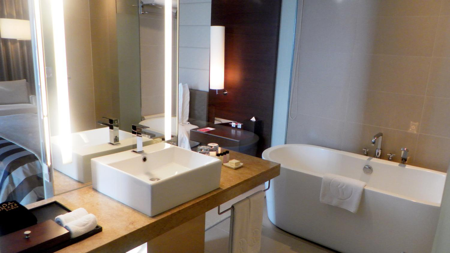 Bathroom 4, Ramada Plaza Suwon, Suwon
