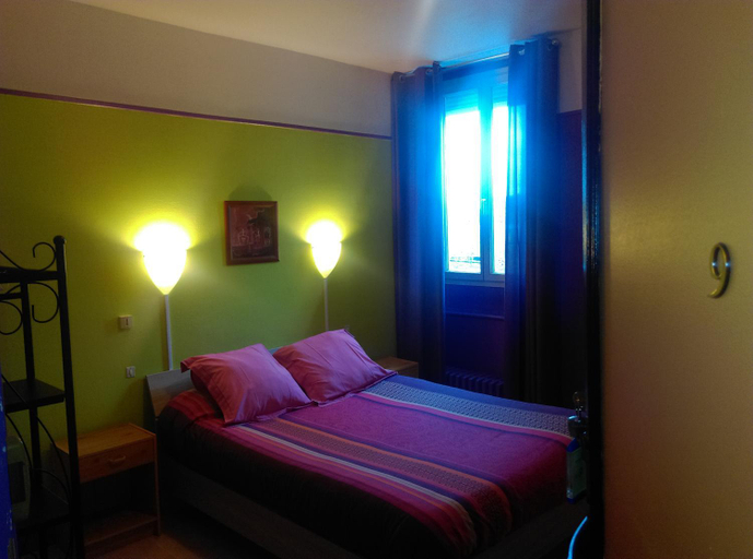 Bedroom 3, Hotel Le Rallye, Aisne