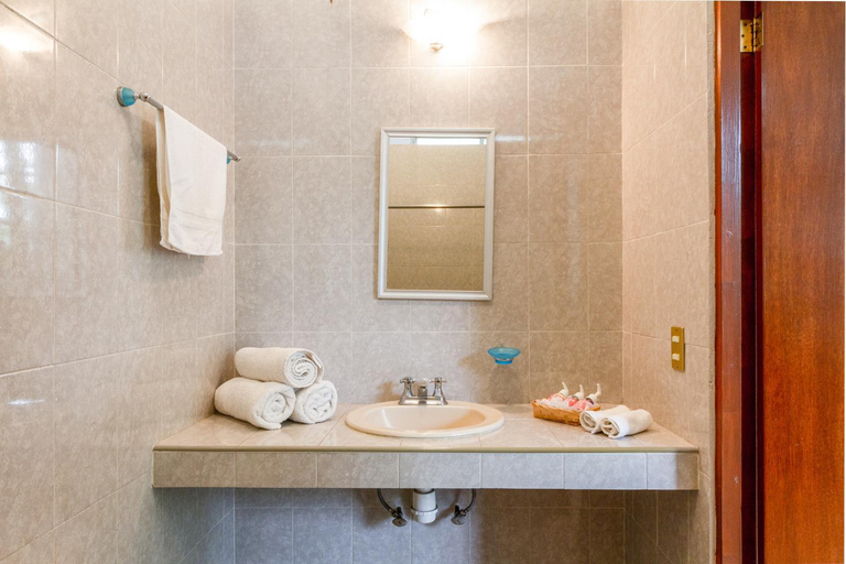 Bathroom 4, Casa de Luz, Guadalajara