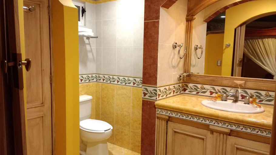 Bathroom 5, Suites Flamboyanes, Mérida