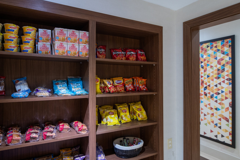 Food & Drinks 5, Holiday Inn Express & Suites ARLINGTON (I-20-PARKS MALL) by IHG, Arlington