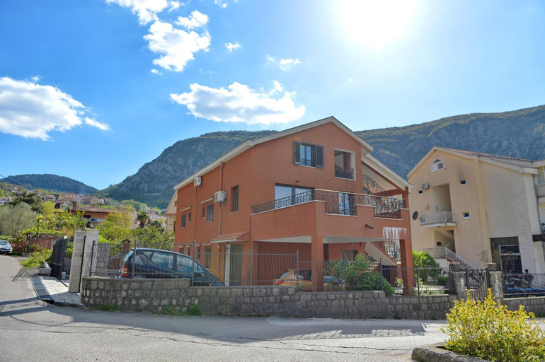 Others 3, Apartment Damjan