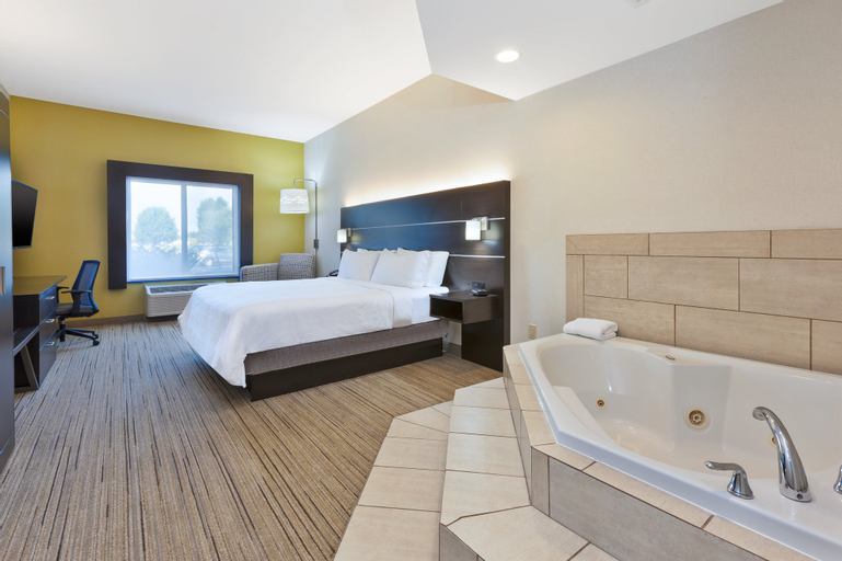 Holiday Inn Express & Suites CLEVELAND-RICHFIELD - Tap to explore photos