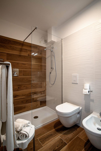 Bathroom 2, Aparthotel Miramare, Gorizia