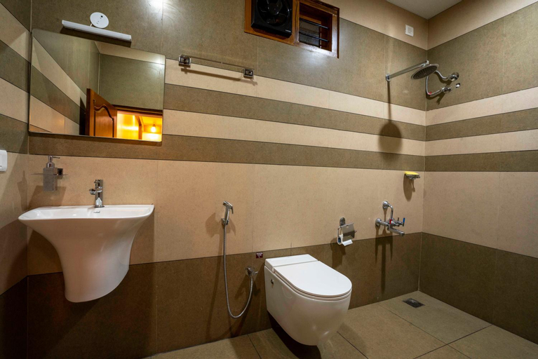 Bathroom 11