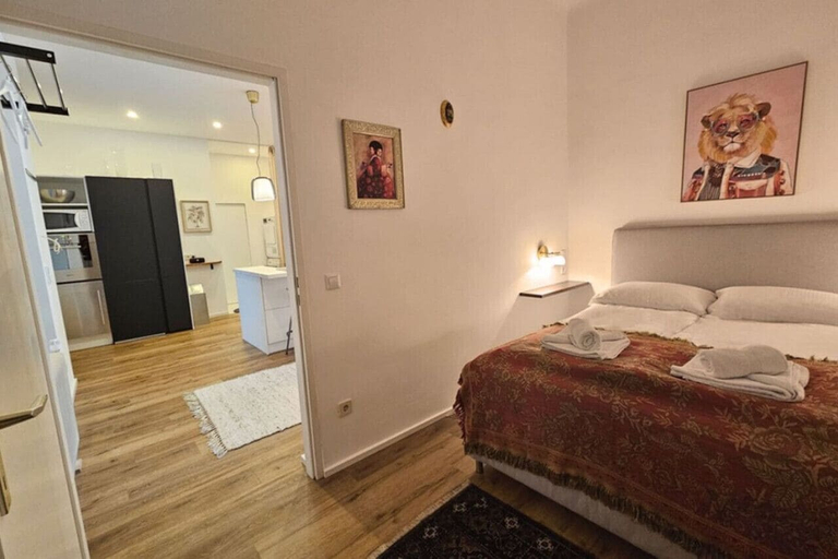 Bedroom 3, Red Orange Palm - 200m2 - stylish, original, central, Wien