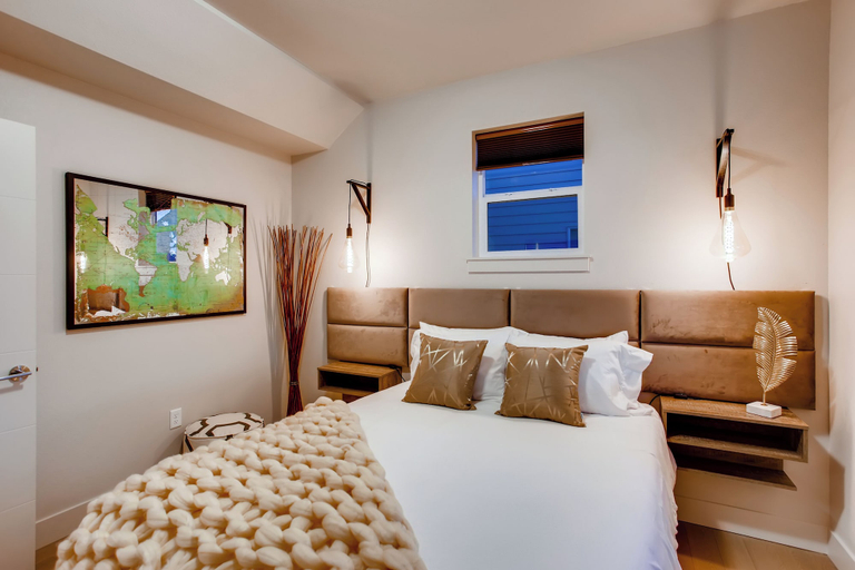 Bedroom 3, Old Town Group Retreat - New to Brewery District!, Larimer