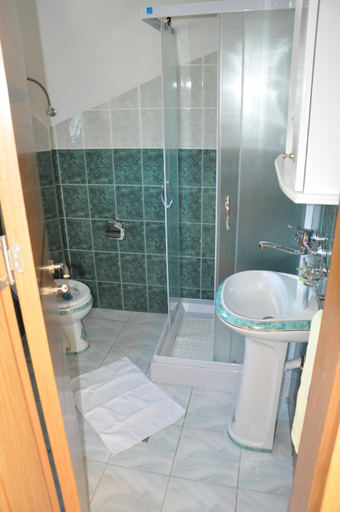 Others 4, Aria apartmani, Irig