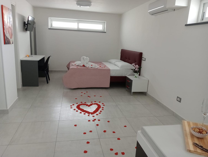 Bedroom 3, Rosy's House, Salerno
