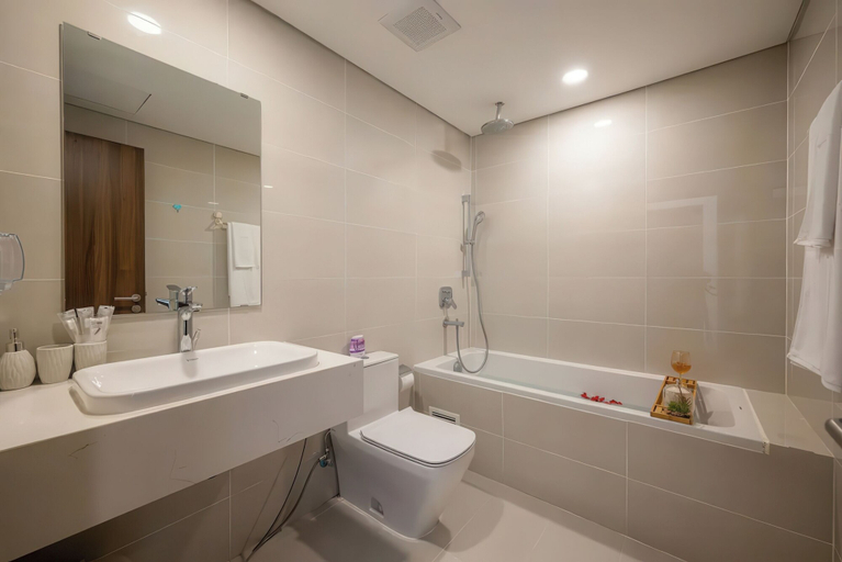 Bathroom 3, Eco Green Saigon - Free Gym & Pool, District 7