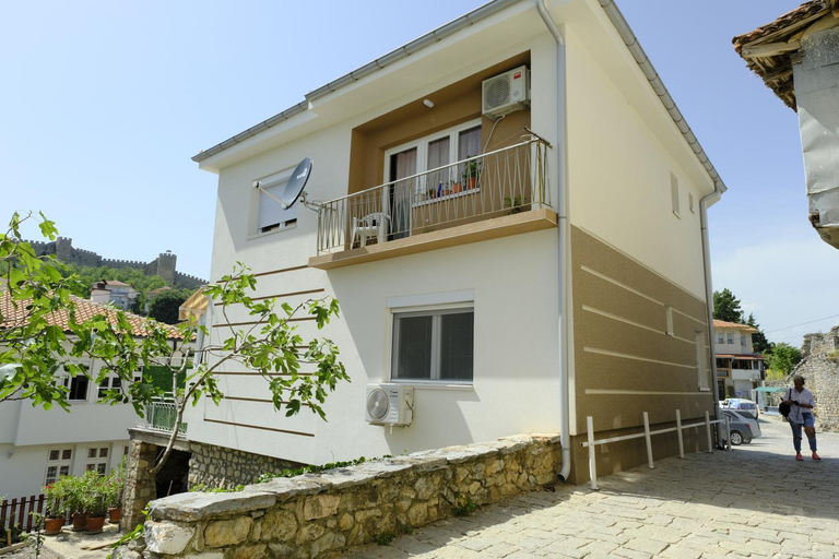 2, Apartments Surban