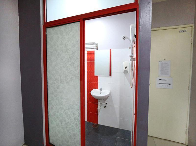 Bathroom 4, SALAM HOTEL & Best Hotel Shah Alam i-City, UiTM, Hospital, Shah Alam