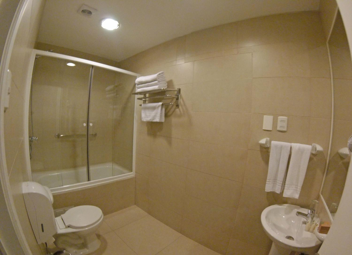 Bathroom 4, Hotel Loreto, Santiago