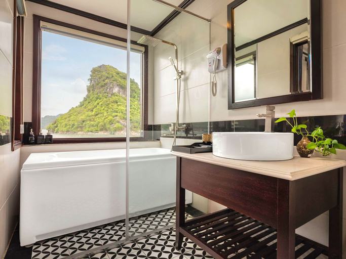 Bathroom 3, Le Journey Elegance Cruise, Hạ Long