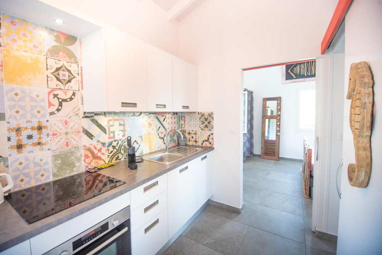 Kitchen 5, Domaine Bonheur Indigo, Le Moule