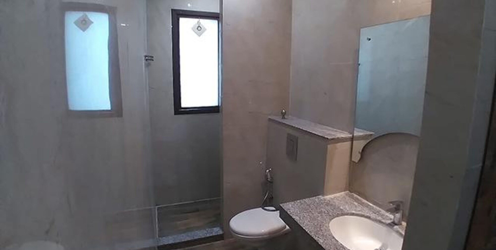 Bathroom, Fabhotel Cloud Bay Golf Course, Gurgaon
