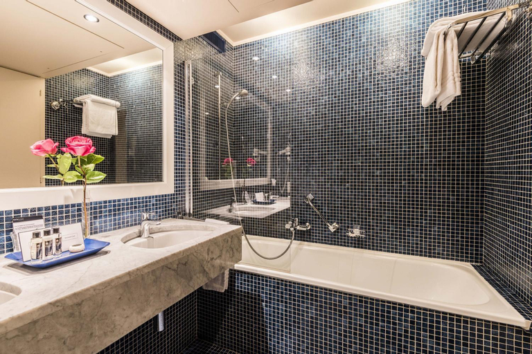Bathroom 9