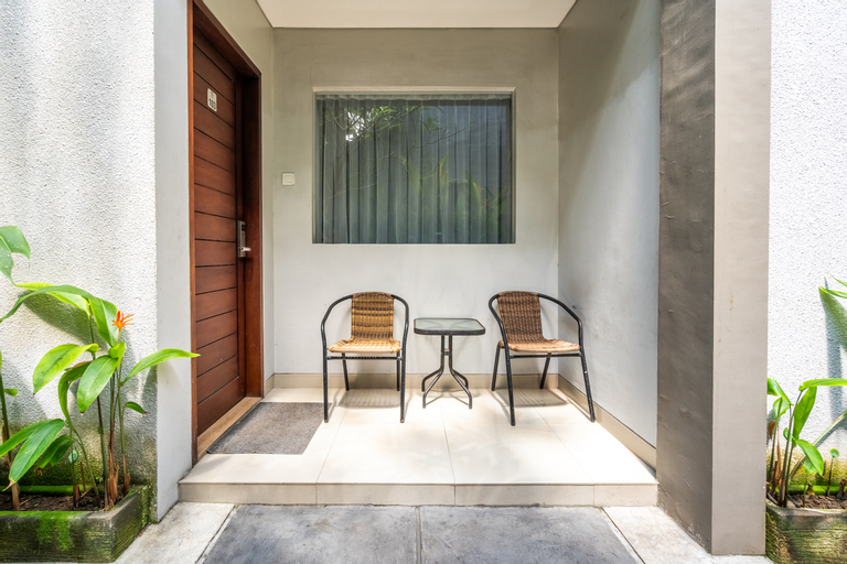 Exterior & Views 9