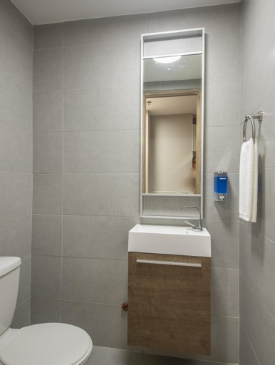 Bathroom 25