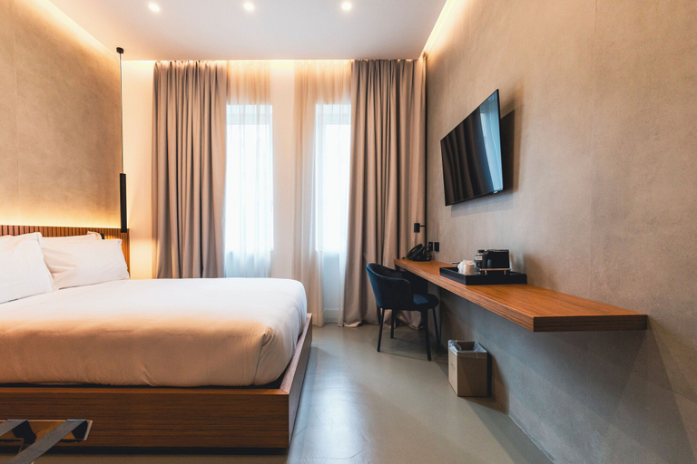 Bedroom 2, J Maluni City Hotel, Roma