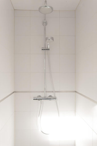 Bathroom 3, Hof Aan Zee, Veere