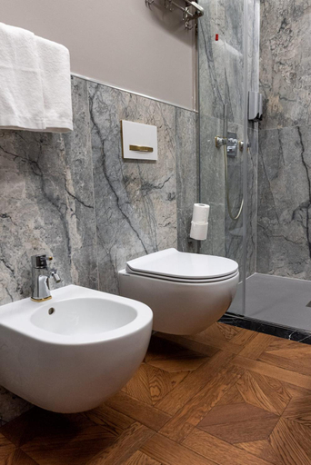 Bathroom 9