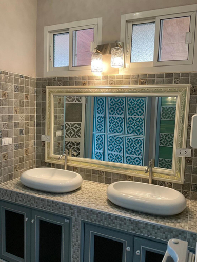 Bathroom 9