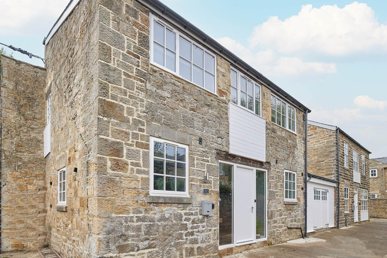 Others 3, Host & Stay - 82 Galgate, Durham