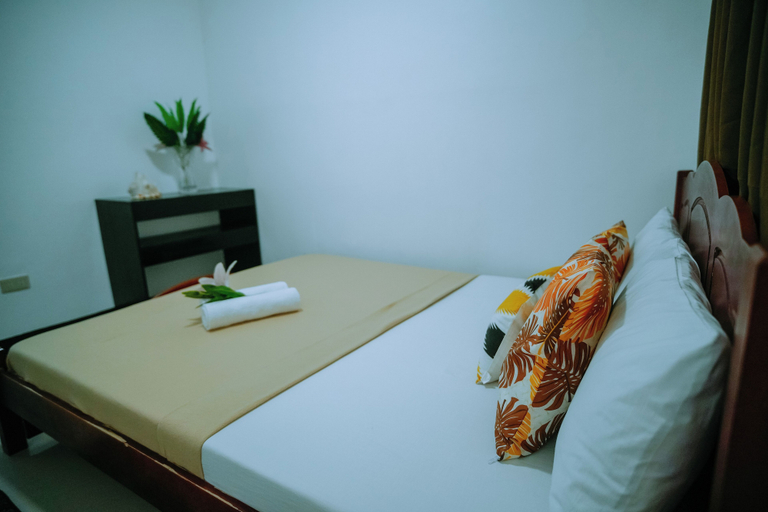 Bedroom 3, Hymn's Tourist Inn, Coron