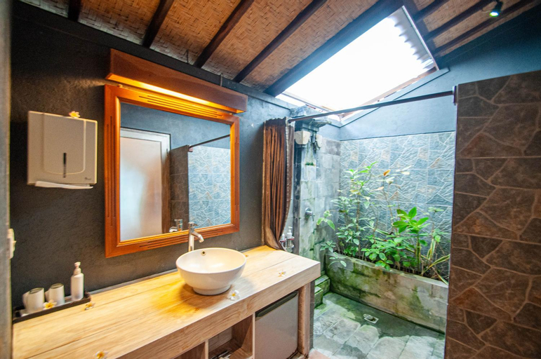 Bathroom 11