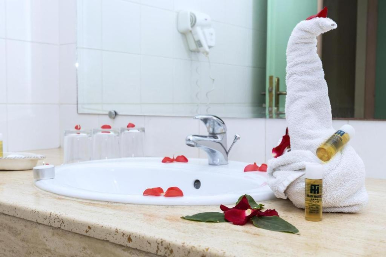Bathroom 5, Tildi Hotel & Spa, Agadir-Ida ou Tanane
