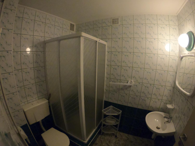 Bathroom 2, Osrodek Wczasowy Wierchy, Żywiec