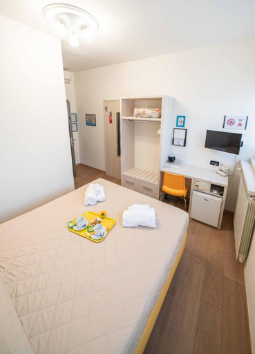 Bedroom 21
