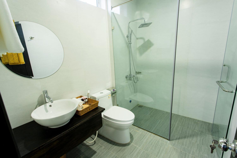 Bathroom 5, Life Boutique Hotel, Huế