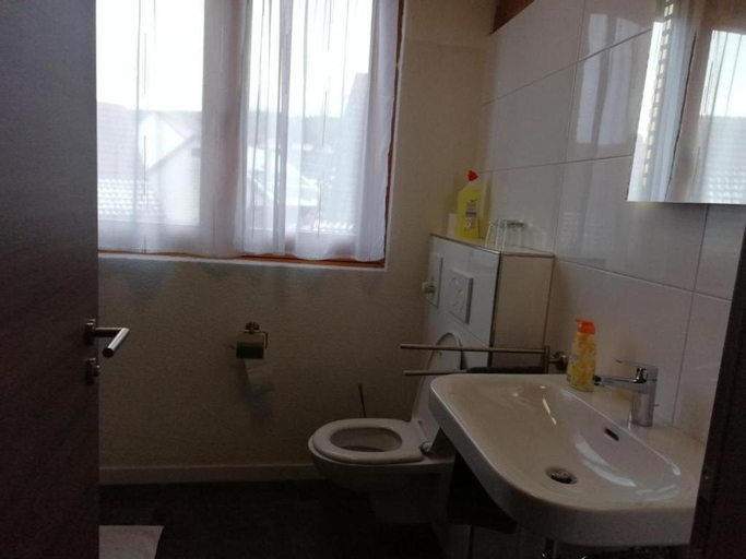 Bedroom 2, Gasthaus Lowen, Waldshut