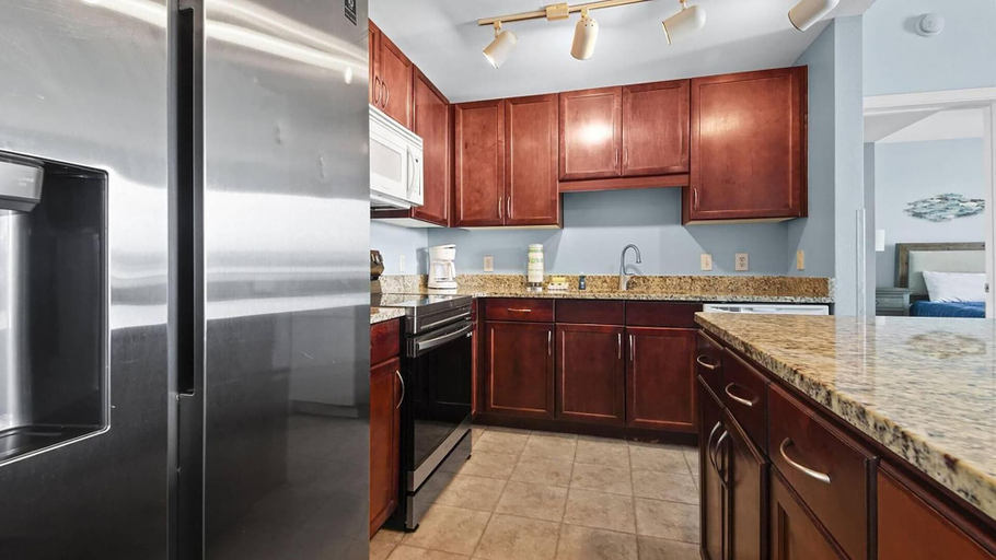 Others 5, Laketown Wharf 1523, Bay