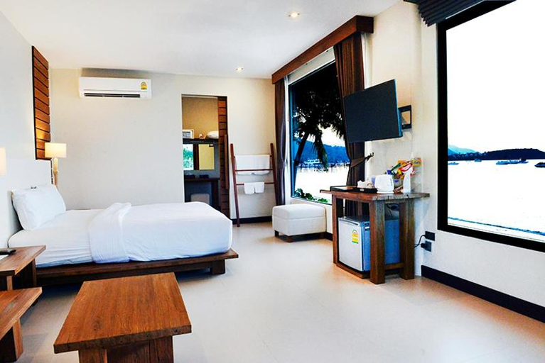 Bedroom 12
