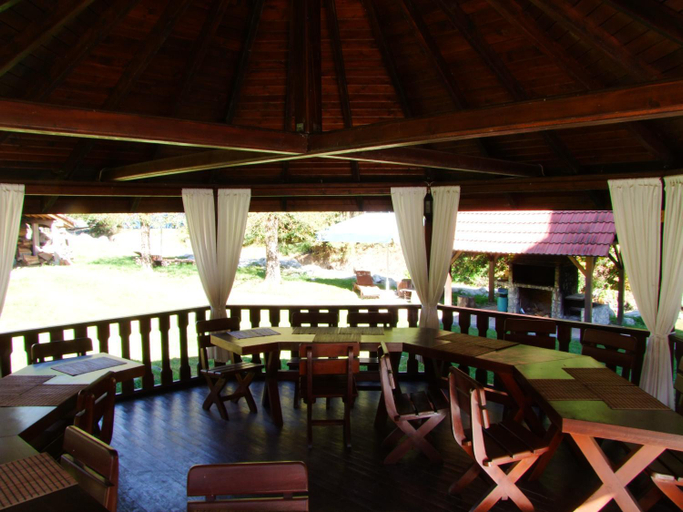 Food & Drinks 4, Vila Ursul, Malaia