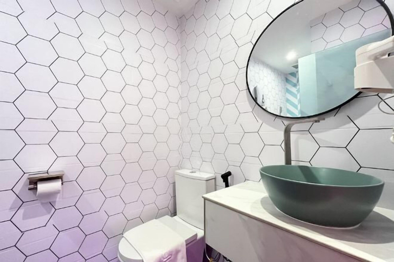 Bathroom 30